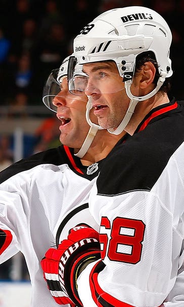 700 goals: Devils' Jagr becomes 7th NHL player to hit milestone